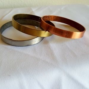 Set of 3 metal bangle bracelets3 tone rustic